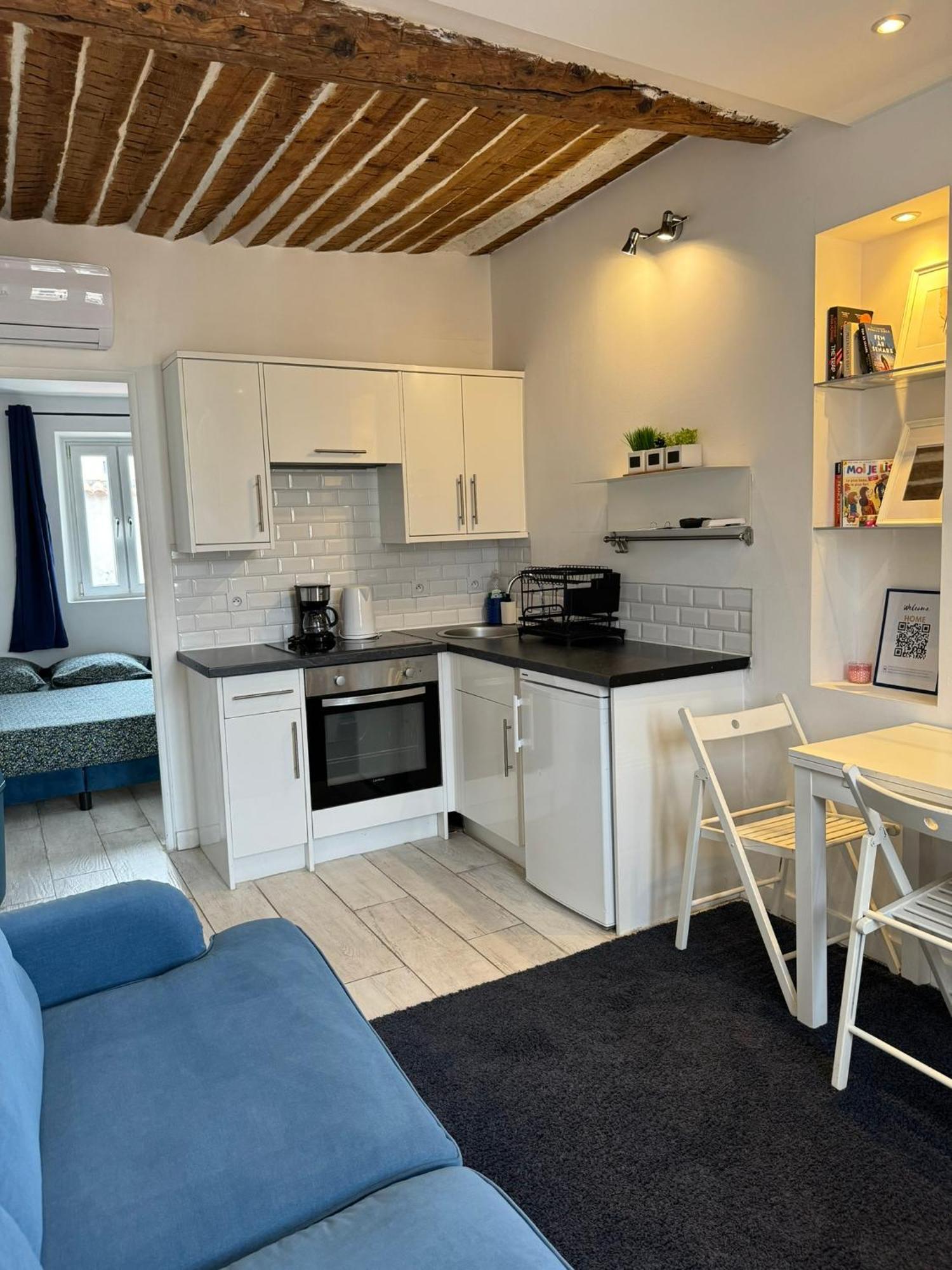 Freshly Tastefully Renovated Apartments In Heart Of Old Antibes Kültér fotó